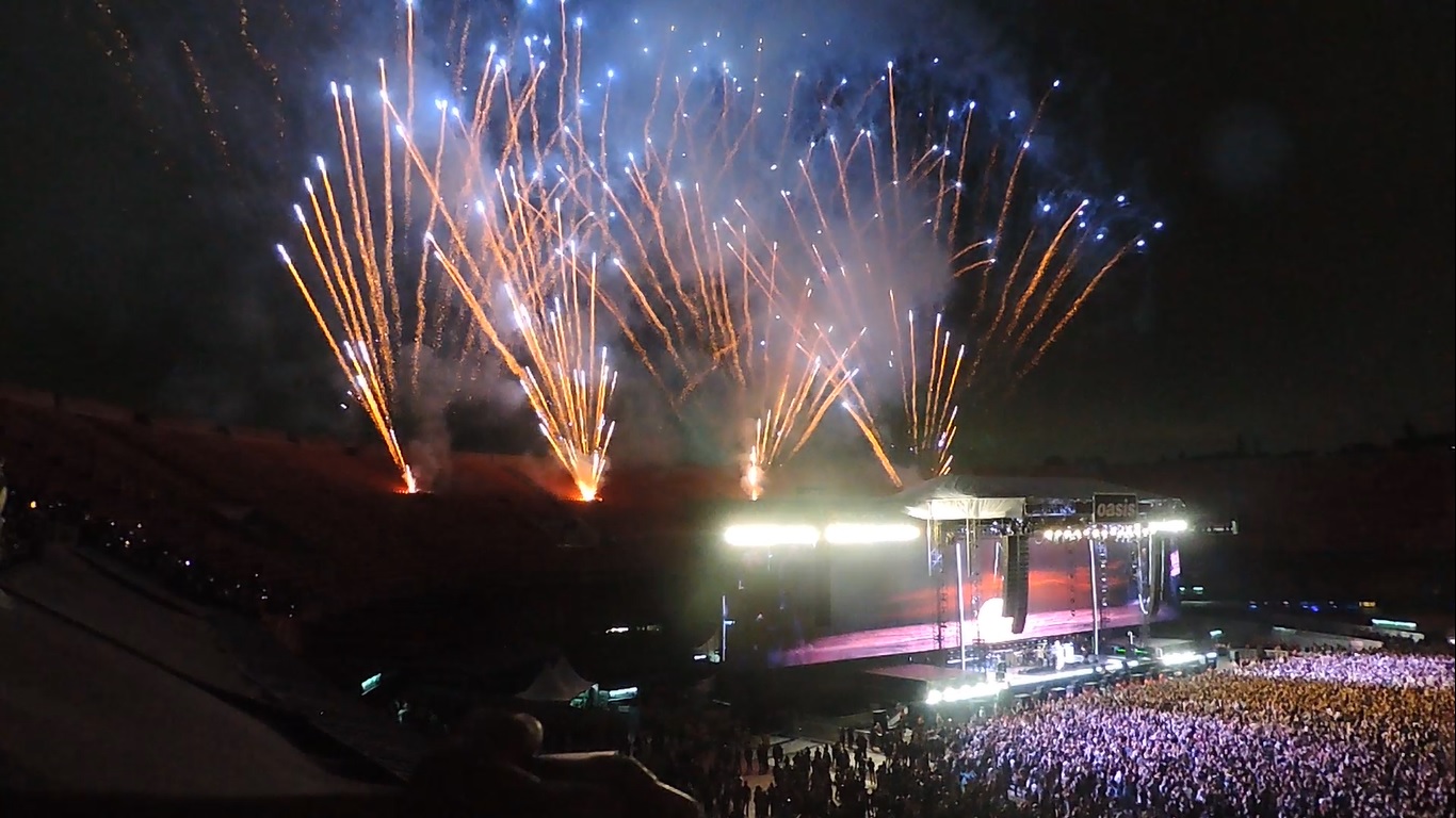 Fogos de artifício no encerramento do show